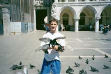 Ryan getting it on with a flying rat in Venice