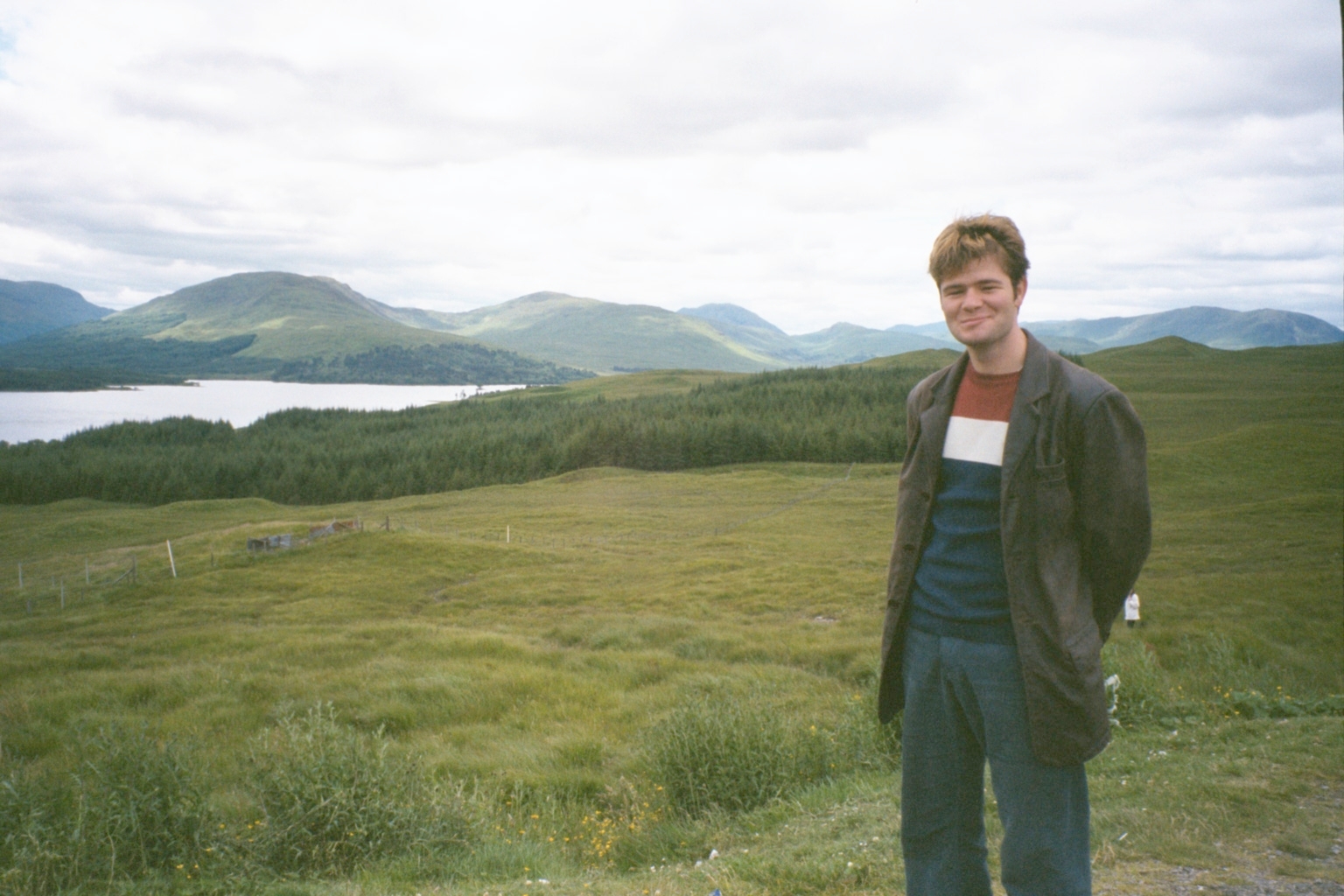 Reto at the edge of the highlands in Scotland