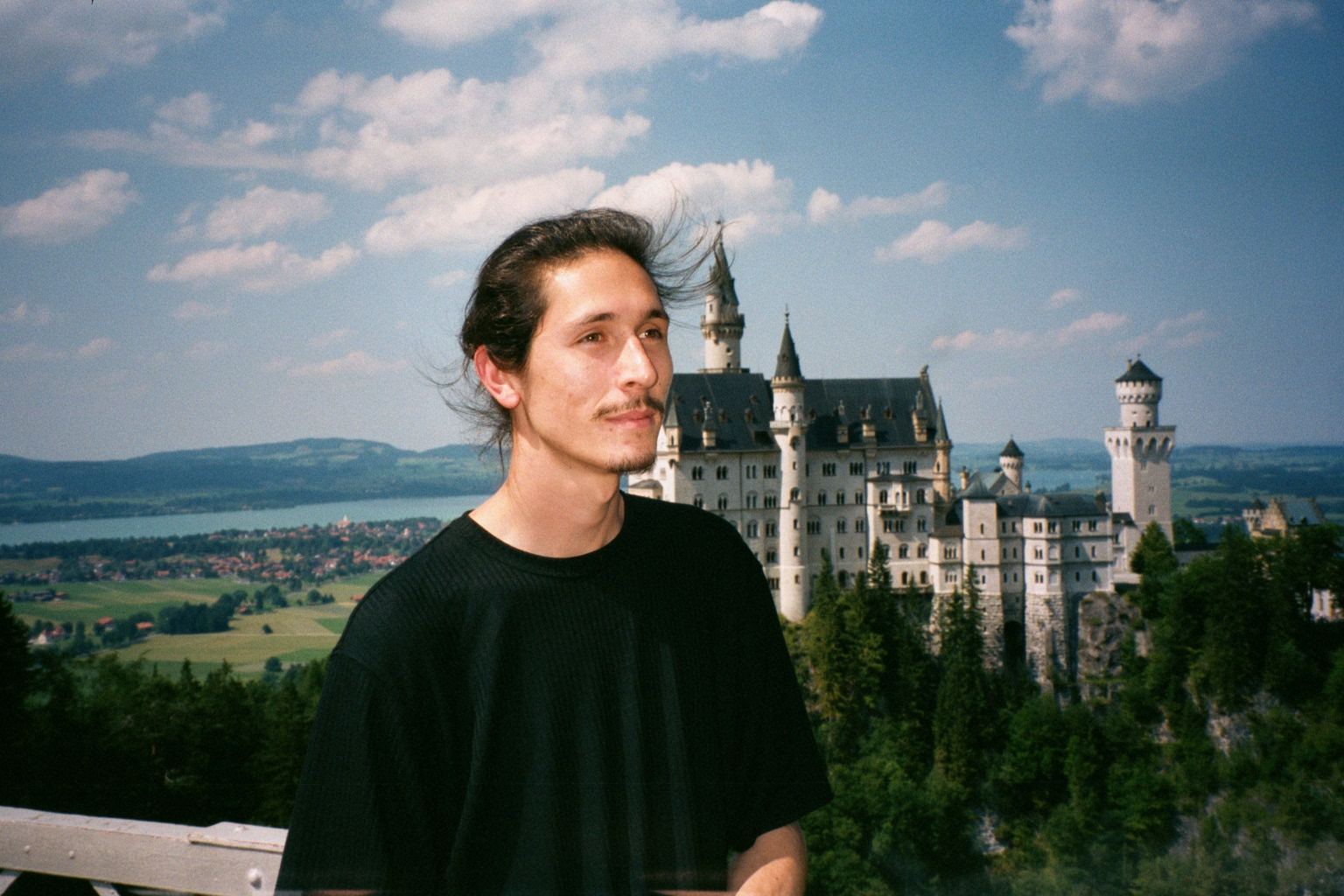 A not so well composed picture of me and Castle Neuschwanstein