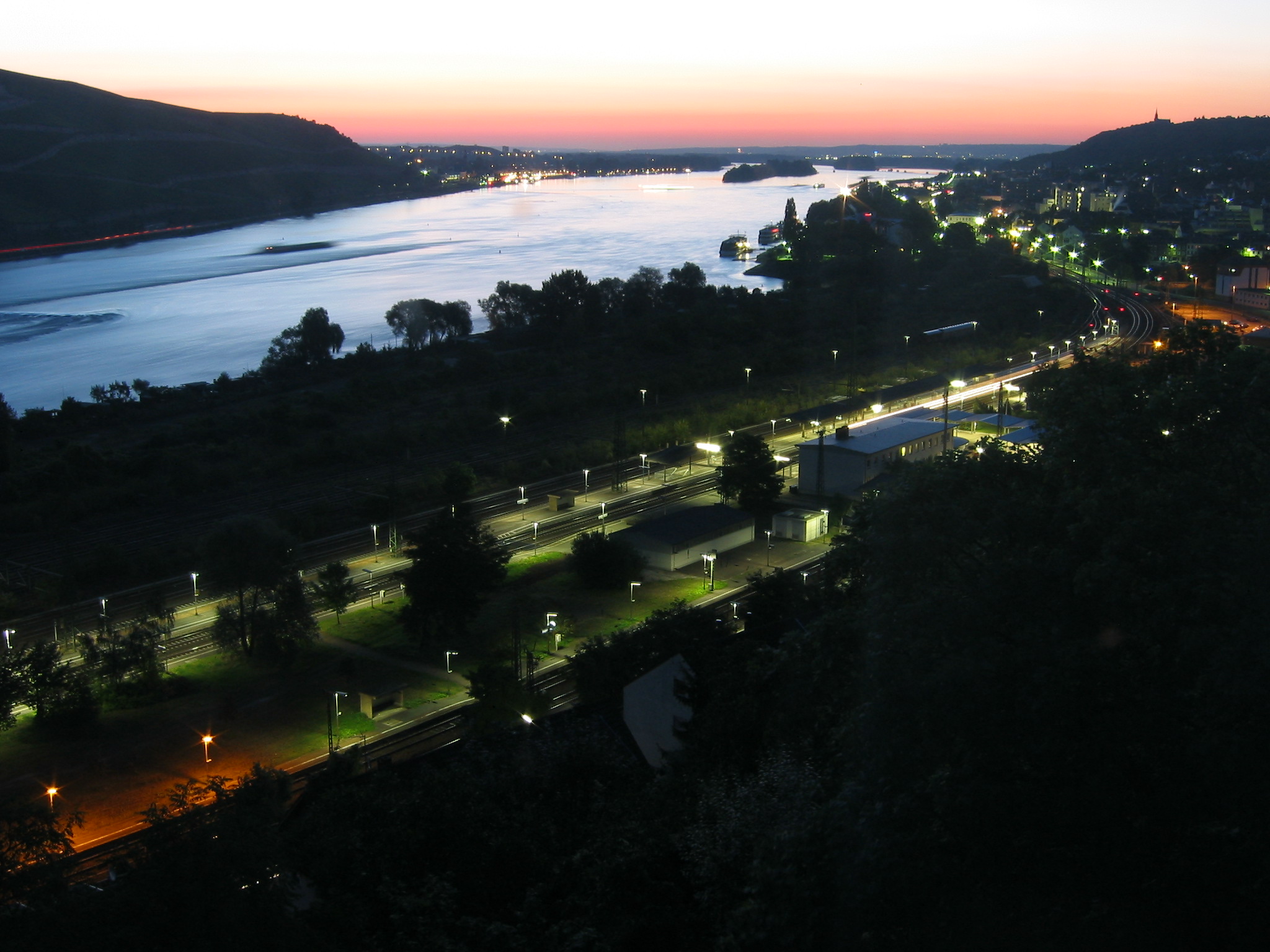 After the late night, I woke up early to see the sun rise over Bingin and the Rhine