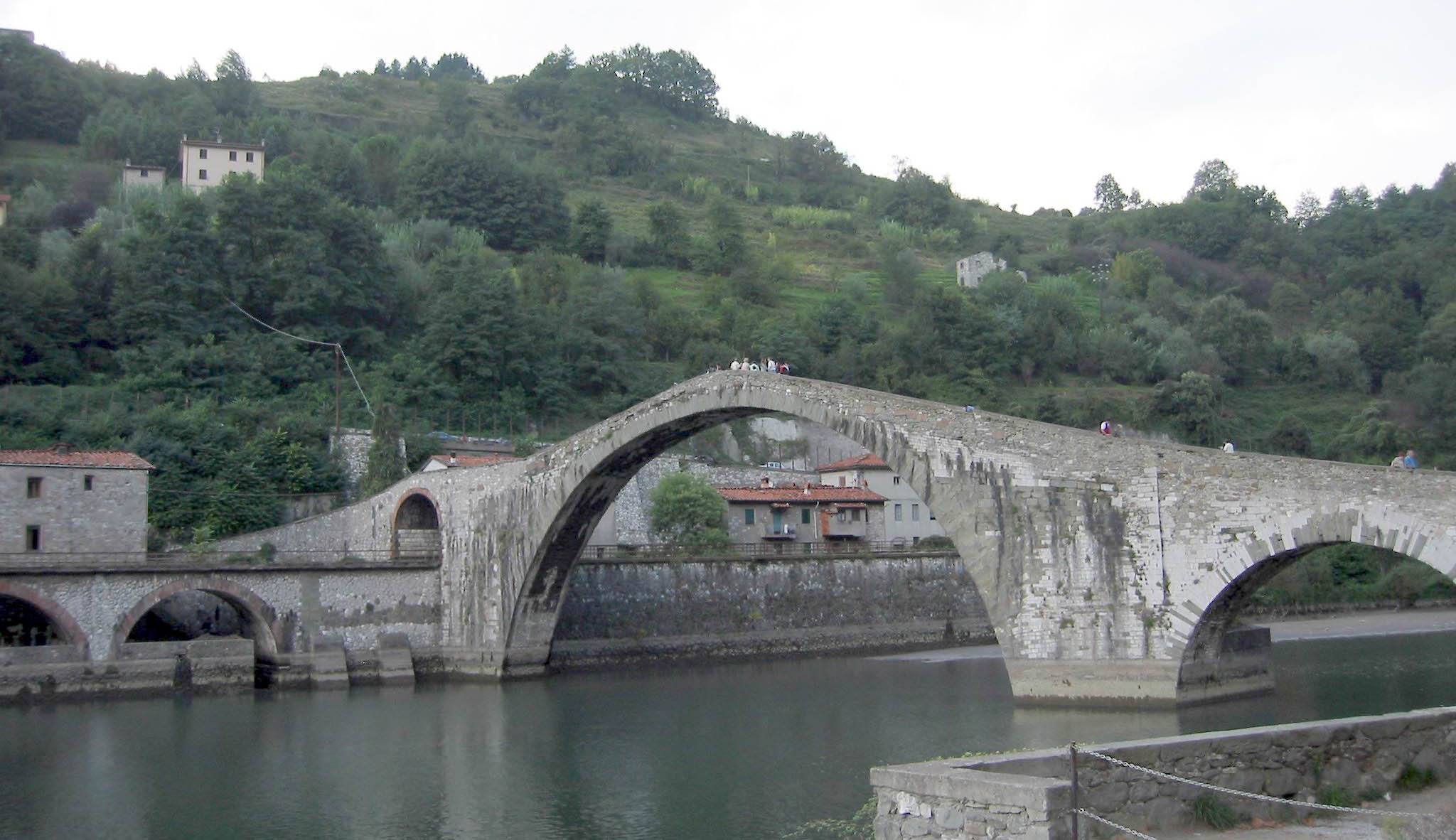 We travel to the Tuscan mountains. Ponte della Maddelena (or Ponte del Diavolo (Devil's bridge))